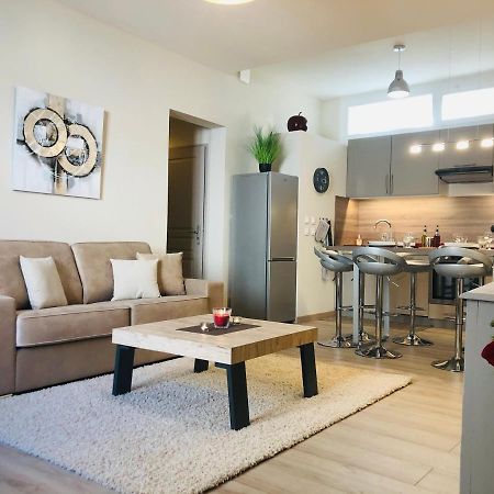 Les Volets Rouges Apartman Cavaillon Kültér fotó